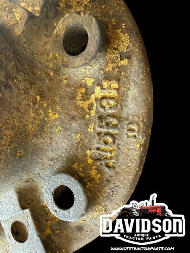 USED JOHN DEERE TRACTOR FRONT WHEEL HUB A1553R