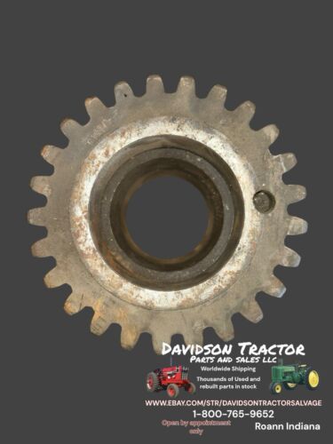 USED JOHN DEERE UNSTYLED A TRACTOR 19 & 25 TOOTH COUNTERSHAFT IDLER GEAR A1578R