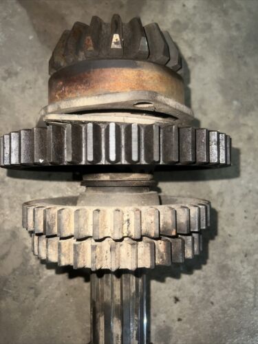 McCormick W6 WD6 Farmall Transmission/Pinion Shaft And Gear Assembly 57271-DC