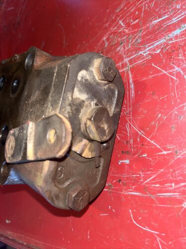Farmall 300, 350, 400 450 Hydraulic valve Antique Tractor 360587-R1