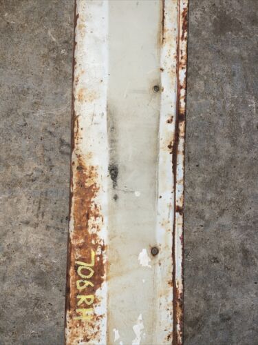 IH Farmall 706 RH hood side cover panel