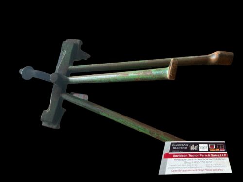 John Deere 2010 Utility Front Support Bracket T13065T