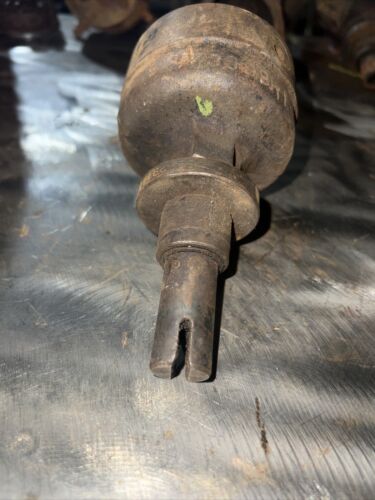 IHC Farmall 353898R1 Parts Distributor