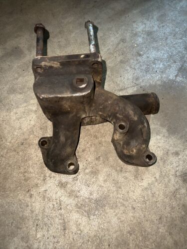 ELBOW THERMOSTAT MOUNTING 601549C1 International 806 Farmall