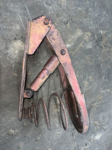 FARMALL C / SUPERC / 200.SEAT SUPPORT ASSEMBLY