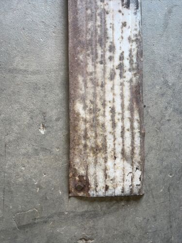 IH FARMALL 560 TRACTOR RIGHT ENGINE SIDE PANEL
