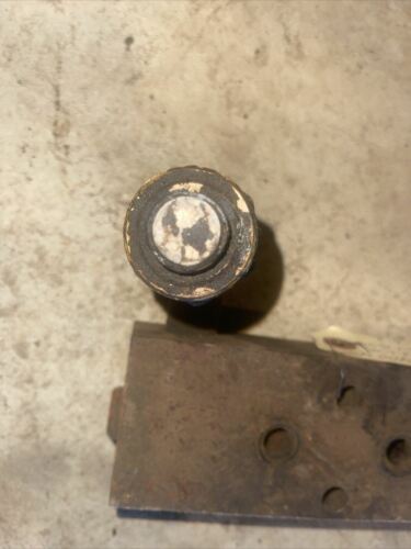 Farmall 400 450 tractor IH front hydraulic line valve port block