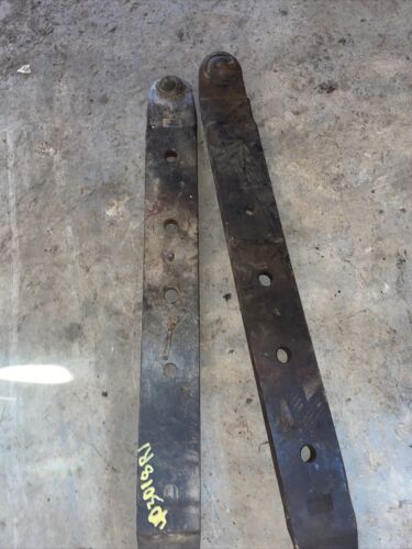 International Harvester 403018R1 3 Point hitch arms