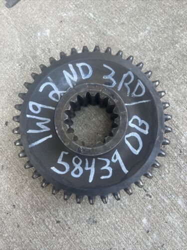 McCormick W9 I9 International Farmall W9 Standard GEAR 2ND & 3RD  Sliding