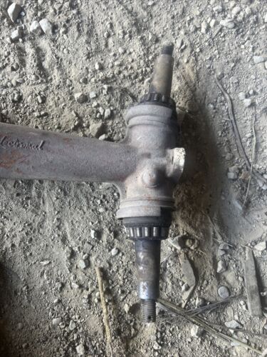 Farmall Super M SM Tractor front pedestal spindle shafts for hubs 6719D