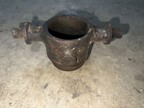 1989 Case IH 385 Tractor Throwout Bearing Housing 105445C1 454 884
