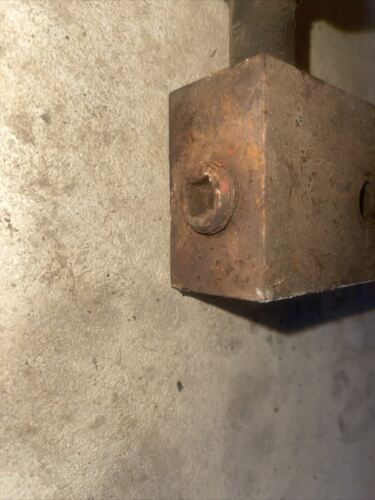 Farmall 400 450 tractor IH front hydraulic line valve port block