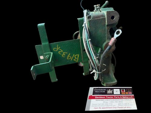 JOHN DEERE B DASH AND STEERING SUPPORT B1932R   CAST IRON DASH