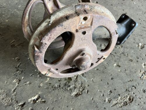 IHC Farmall C front pedistal w/hubs Antique tractor