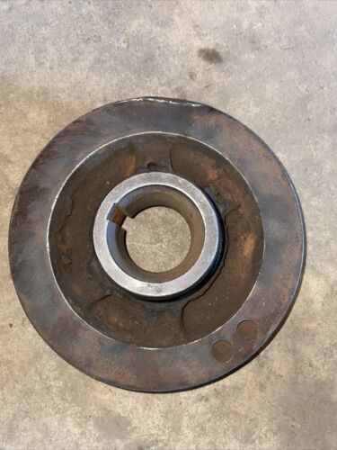 International 504 diesel Utility Tractor engine motor crankshaft crank pulley