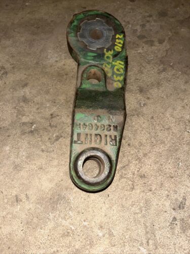 USED JOHN DEERE  2510 3020 4030 TRACTOR RH HYDRAULIC LIFT ARM R26464R, AR40975