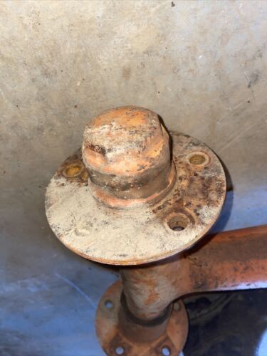 BF Avery Tractor Narrow front pedistal w/Hubs Antique Tractor