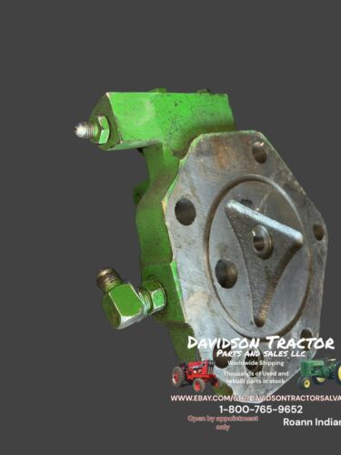 USED JOHN DEERE R63272 ROCKSHAFT PISTON COVER 4240 TRACTOR