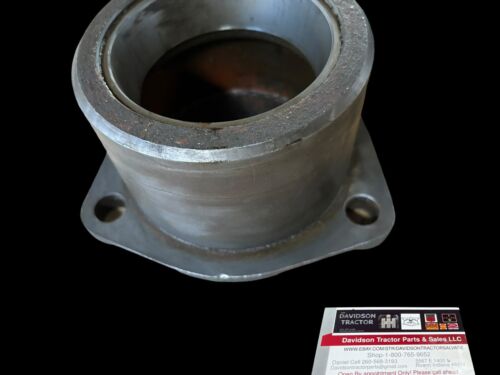 John Deere G Differential Bearing Quill Casting F168R.