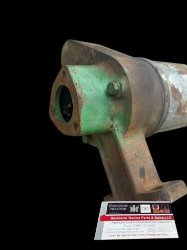 John Deere unstyled US B air cleaner top casting AB327R AB327