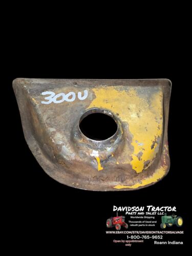 IH FARMALL  300 UTILITY, 350 UTILITY AIR CLEANER HOOD BAFFEL