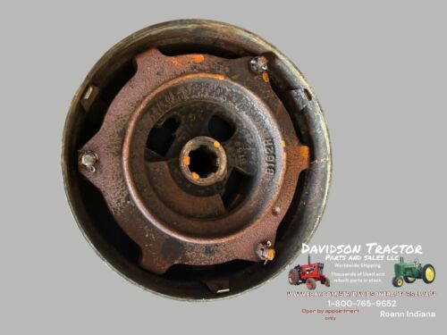 JOHN DEERE B BELT PULLEY CLUTCH ASSEMBLY B136R  FITS UNSTYLED AND EARLY STYLED B