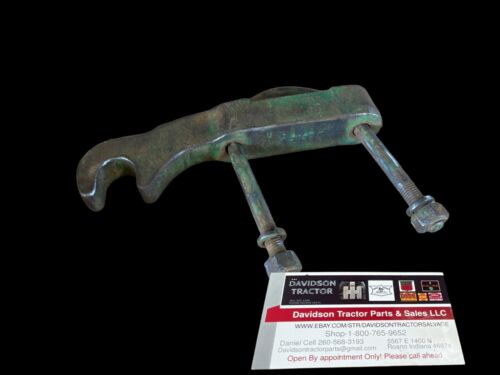 John Deere A cylinder arm transport bracket A3637R