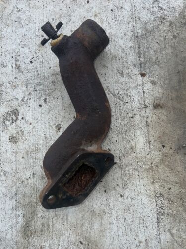 FARMALL Cub Lower Water Pipe