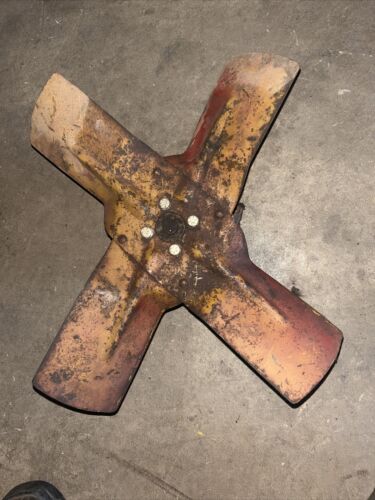 IH 444 2444 Gas Water pump
