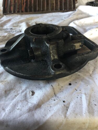 1946 John Deere A Tractor JD main engine crankshaft bearing mount holder A2885R