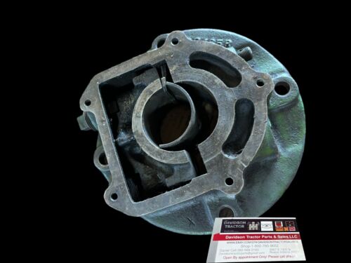 JOHN DEERE LATE B. L.H. CRANKSHAFT MAIN BEARING HOUSING B2465R.