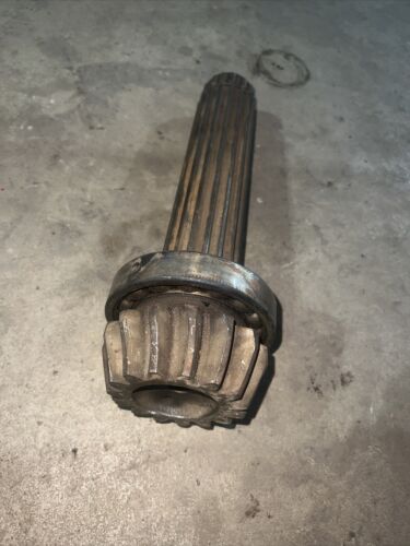 Farmall 300 Main Transmission Pinion Shaft 15T 362569R1 IHC Farmall