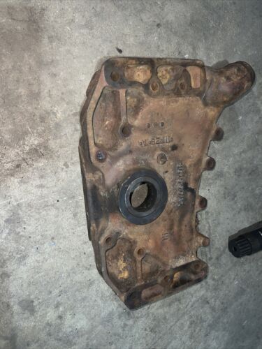International 300 350 Utility Tractor engine motor front cover panel ) cap