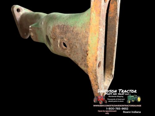 D2966R John Deere D Upper Water Pipe Fanshaft Mount Fits SN 143,800 and up Nice!