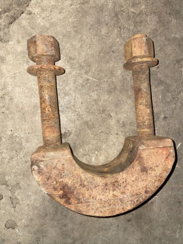 Rear Wheel Clamp IH Farmall 380863R2 706-1066