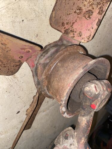 McCormick Farmall F20 Tractor engine motor fan blade w/ pulley for belt