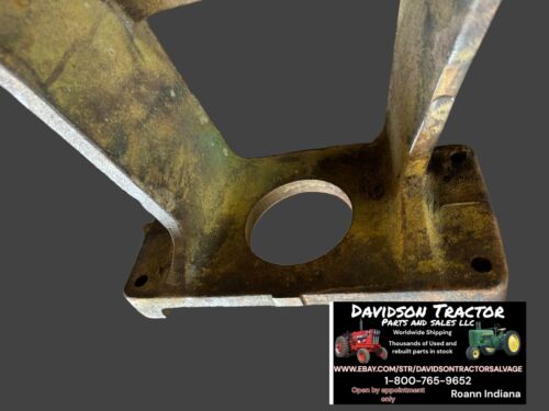 JOHN DEERE 4010 3010 4020 3020 5010 HYDRAULIC PUMP SUPPORT R27480R R34358 R46774