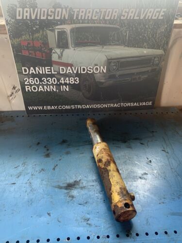 International Cub IH IHC 154 low boy Tractor lift cylinder Antique Tractor