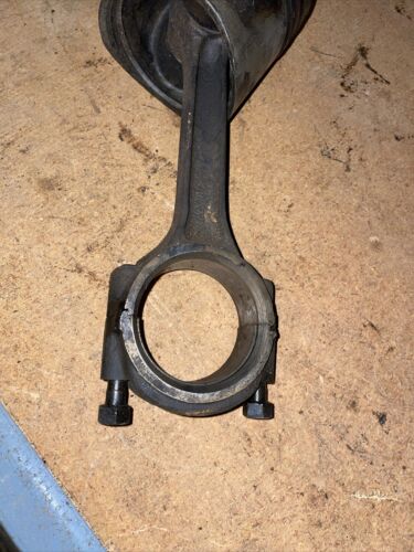 International Piston/Connecting Rod Assy-engine 318377R2 D282
