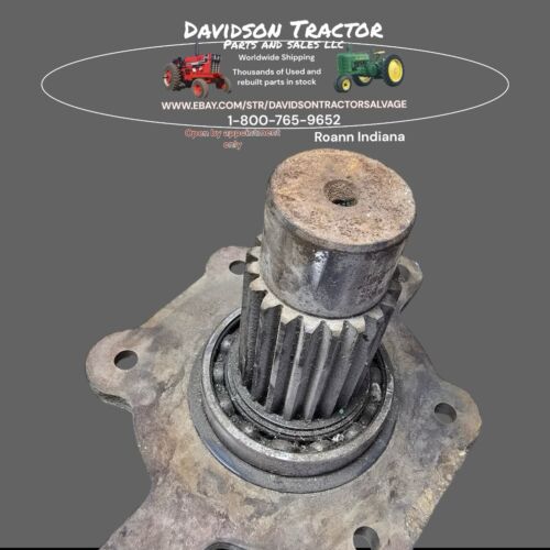 John Deere R38122 Steering Gear Shaft Spindle