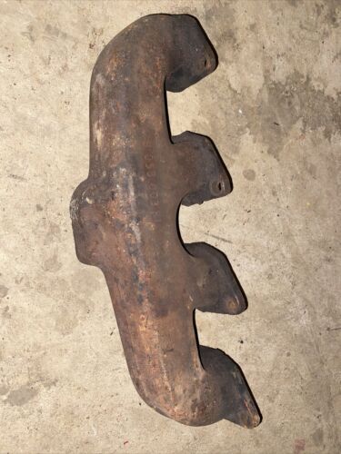 3058003R1 Exhaust Manifold for Case / International Tractor 644 844