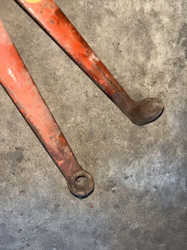 Case 800 Hydraulic Handles Antique w/bracket tractor