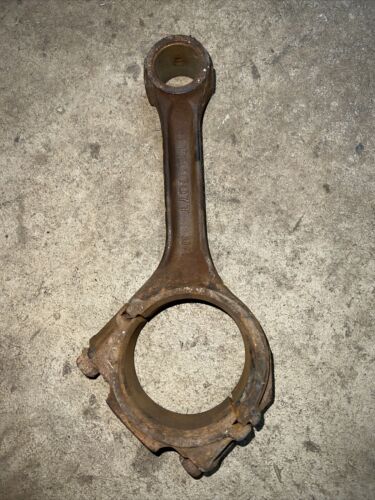 John Deere 2510 Connecting Rod T200071