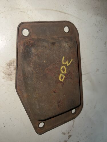 IH FARMALL 300, 350 UTILITY CLUTCH HOUSING TOP COVER  (157)