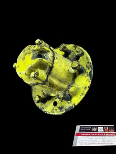 USED JOHN DEERE TRACTOR FRONT WHEEL HUB A1553R