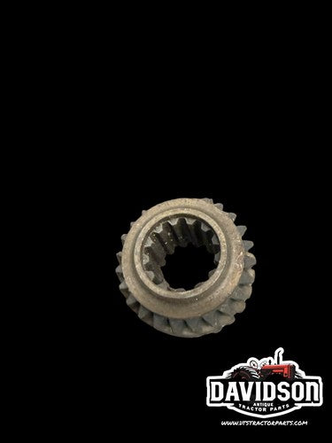 Oliver 550 Transmission Gear & Bushing 100011A Tractor