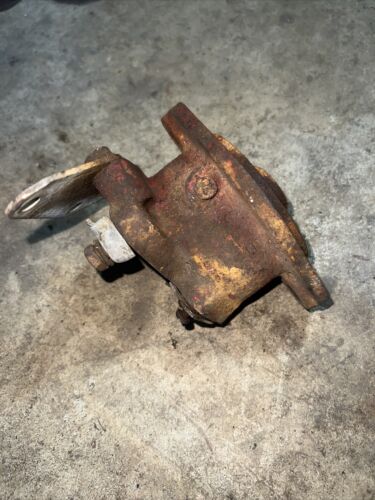 Farmall 300 350 400 450 distributor housing