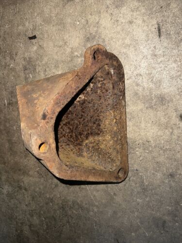 John Deere 620 630 A5316R upper radiator casting