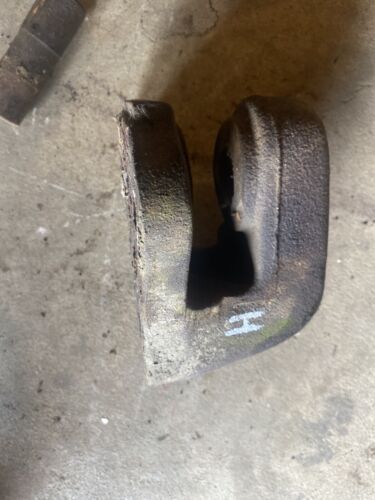 farmall h 1944 good condition Original IH draw bar support bracket anchor mount