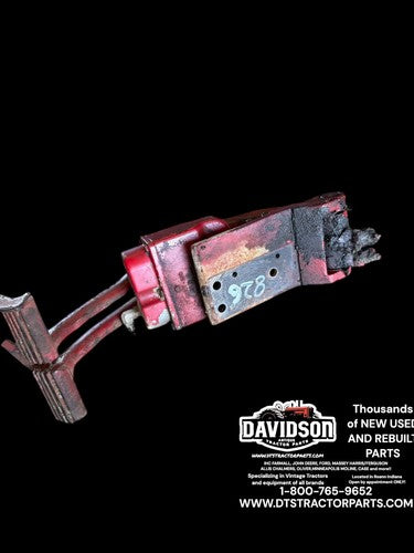 IH Farmall 826 Good Working Brake Valve Assembly W/mounting Bracket And Pedals
